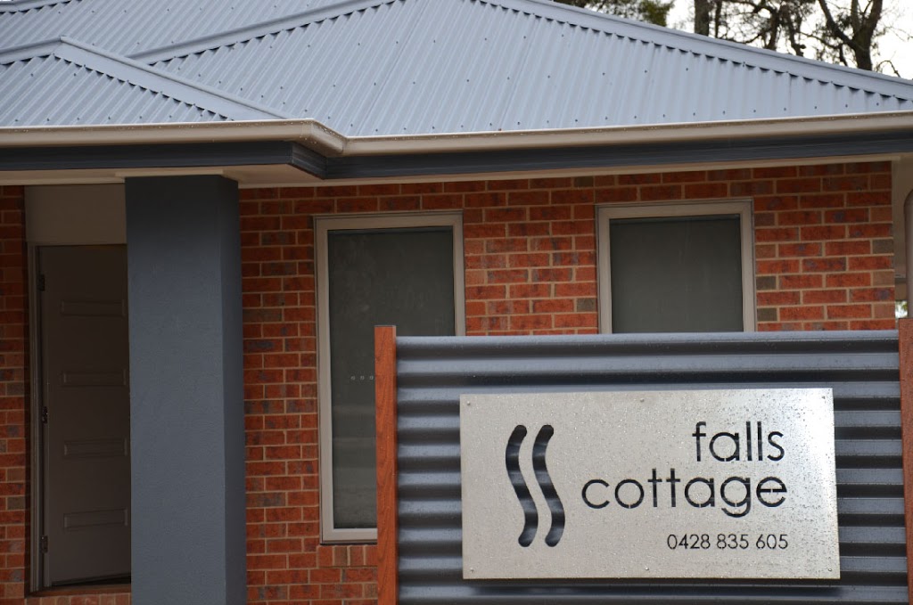 Falls Cottage | lodging | Lot 1/6185 Mansfield-Whitfield Rd, Whitfield VIC 3733, Australia | 0428835605 OR +61 428 835 605