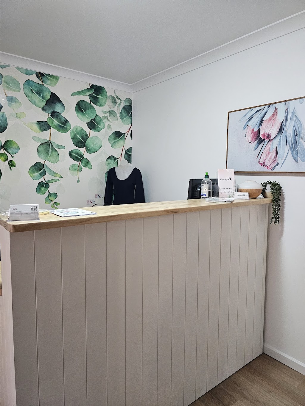 PhysiPole Studios Sale | Unit 3/9 Wellington Park Way, Sale VIC 3850, Australia | Phone: 0432 573 914