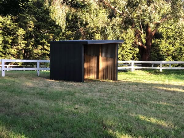 J & J Equine Solutions | 16 Bushy Park Ct, Drouin VIC 3818, Australia | Phone: 0411 373 324