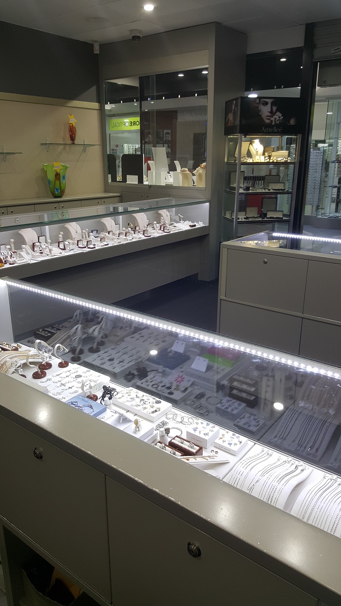 Jewellery Design Warehouse | shopping mall | Ashmore City Shopping Centre, 206 Currumburra Rd, Ashmore QLD 4214, Australia | 0755646071 OR +61 7 5564 6071