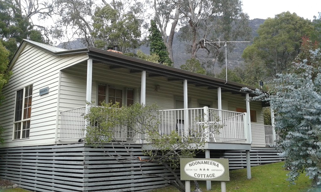 Noonameena Cottage | lodging | 1 Glen St, Halls Gap VIC 3381, Australia | 0353417520 OR +61 3 5341 7520