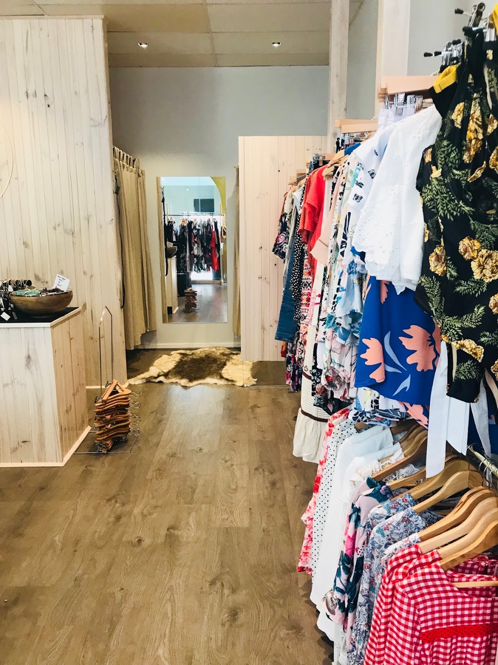 Belle Cose Clothing & Acessories | home goods store | Harbour Plaza Shopping Centre, 12/21 Thompson Rd, Patterson Lakes VIC 3197, Australia | 0397761717 OR +61 3 9776 1717