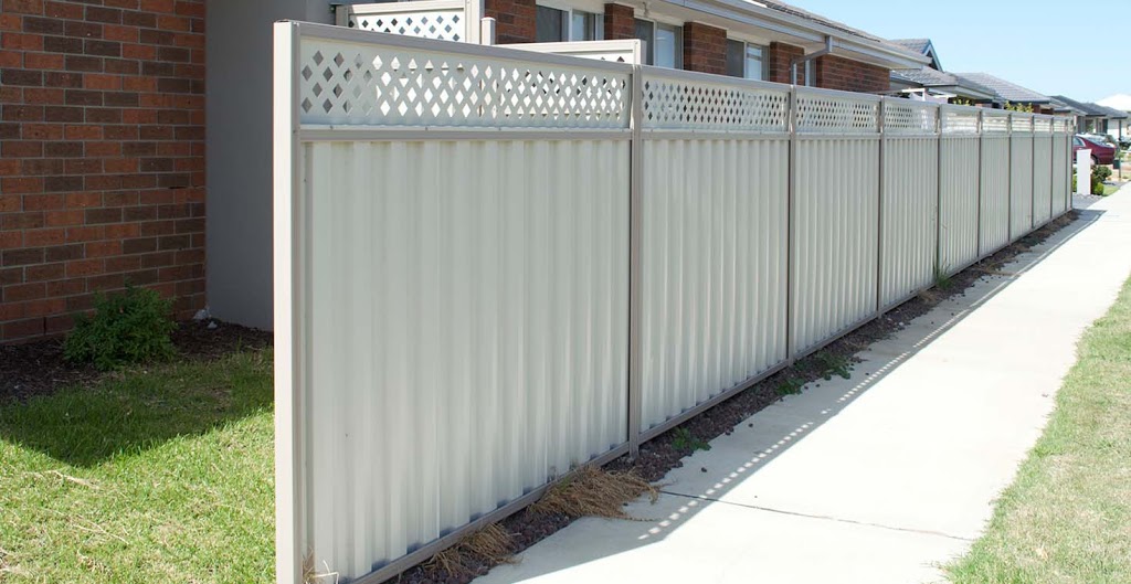 P&K Visser Fencing Contractors | 266 Brown Rd, Pakenham VIC 3810, Australia | Phone: 0427 049 633