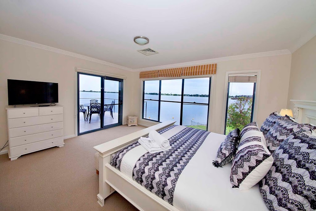 Brookwater Holiday House | real estate agency | 14 Cypress Dr, Mulwala NSW 2647, Australia | 0438339998 OR +61 438 339 998
