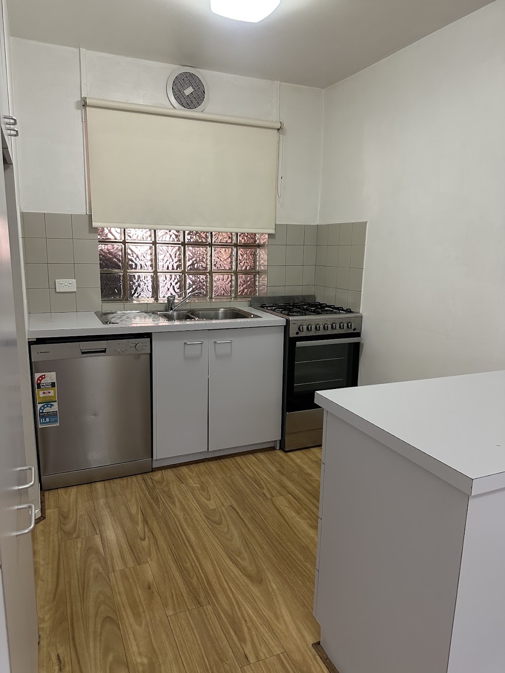 Sparkling Nest Cleaning Services | Decore Dr, South Morang VIC 3752, Australia | Phone: 0410 318 741