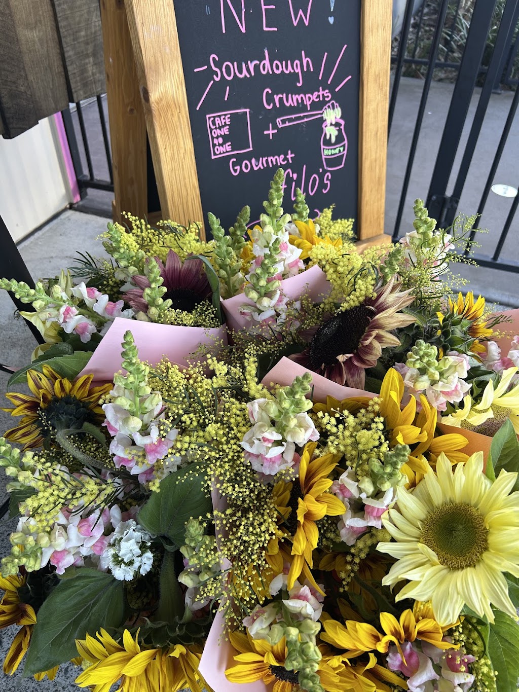 Little Miss Bloom Farm | 40 Piggotts Rd, Guanaba QLD 4210, Australia | Phone: 0402 412 240