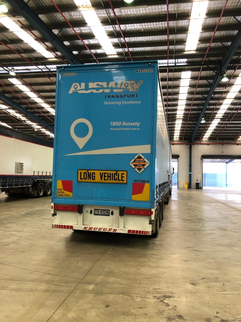 Ausway Transport Pty Limited | 44 Yellowbox Dr, Craigieburn VIC 3064, Australia | Phone: (03) 8377 5080