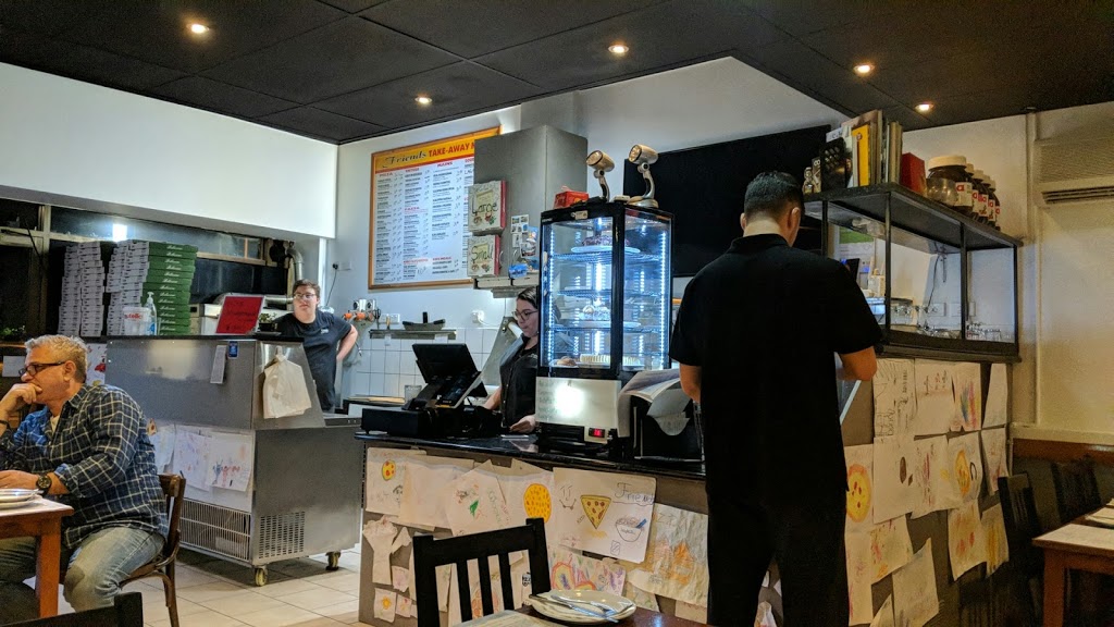 Friends Pizza Restaurant Figtree | meal delivery | 34 Princes Hwy, Figtree NSW 2525, Australia | 0242288545 OR +61 2 4228 8545