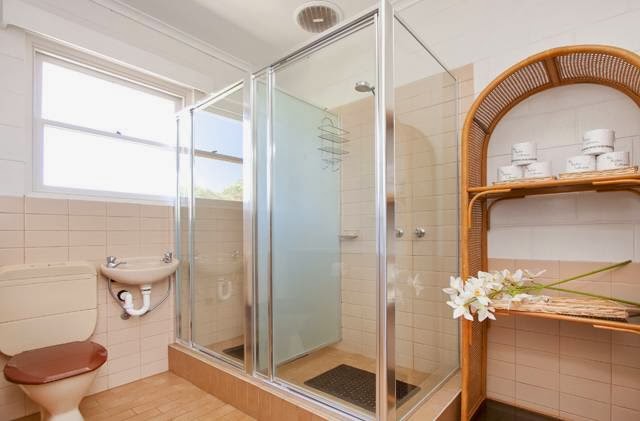 Bayplay Apartments & Group Retreat - Portsea | 1st/3755 Point Nepean Rd, Portsea VIC 3944, Australia | Phone: (03) 5984 0888
