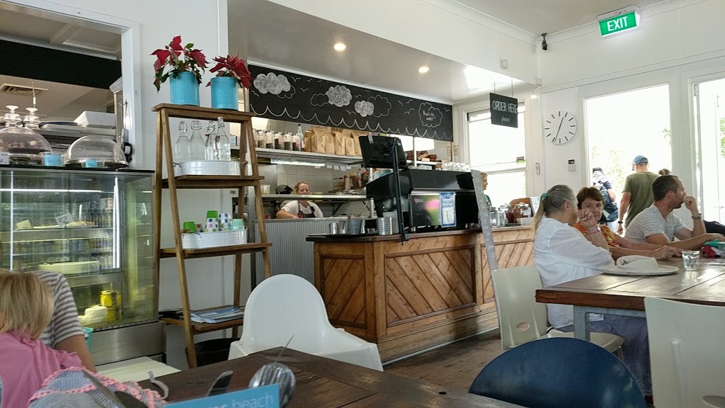 Hyams Beach Store & Cafe | cafe | 76 Cyrus St, Hyams Beach NSW 2540, Australia | 0244433874 OR +61 2 4443 3874