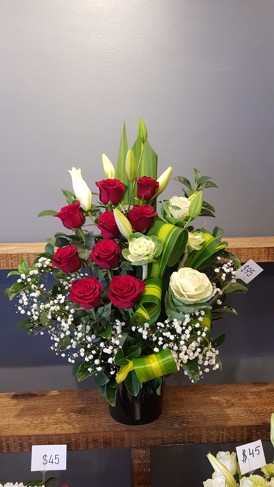 Stems and Roses | florist | 100E Queen St, Revesby NSW 2212, Australia | 0297924096 OR +61 2 9792 4096