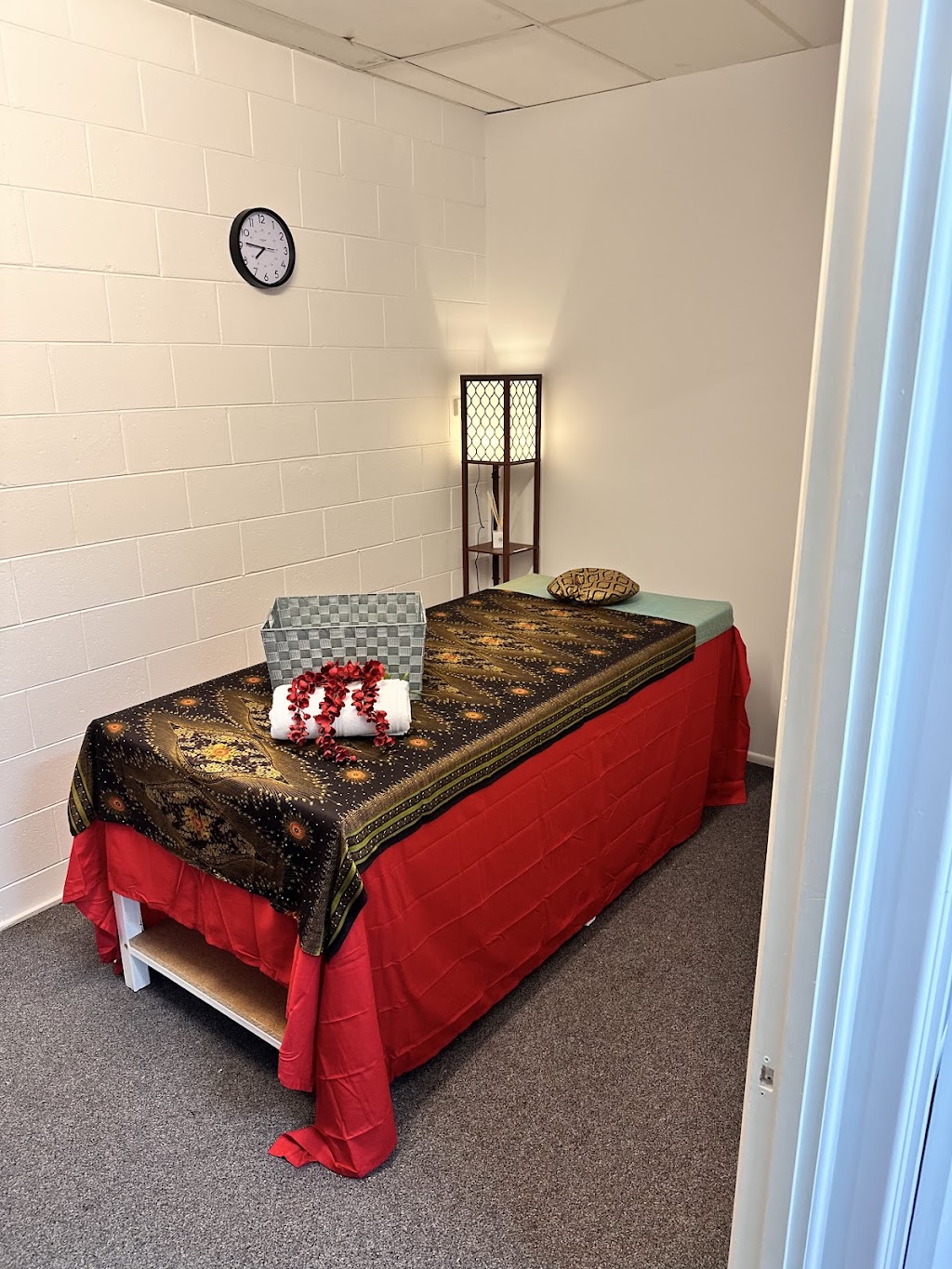 Chaba Thai Massage Moranbah | 82 Mills Ave, Moranbah QLD 4744, Australia | Phone: 0447 206 377