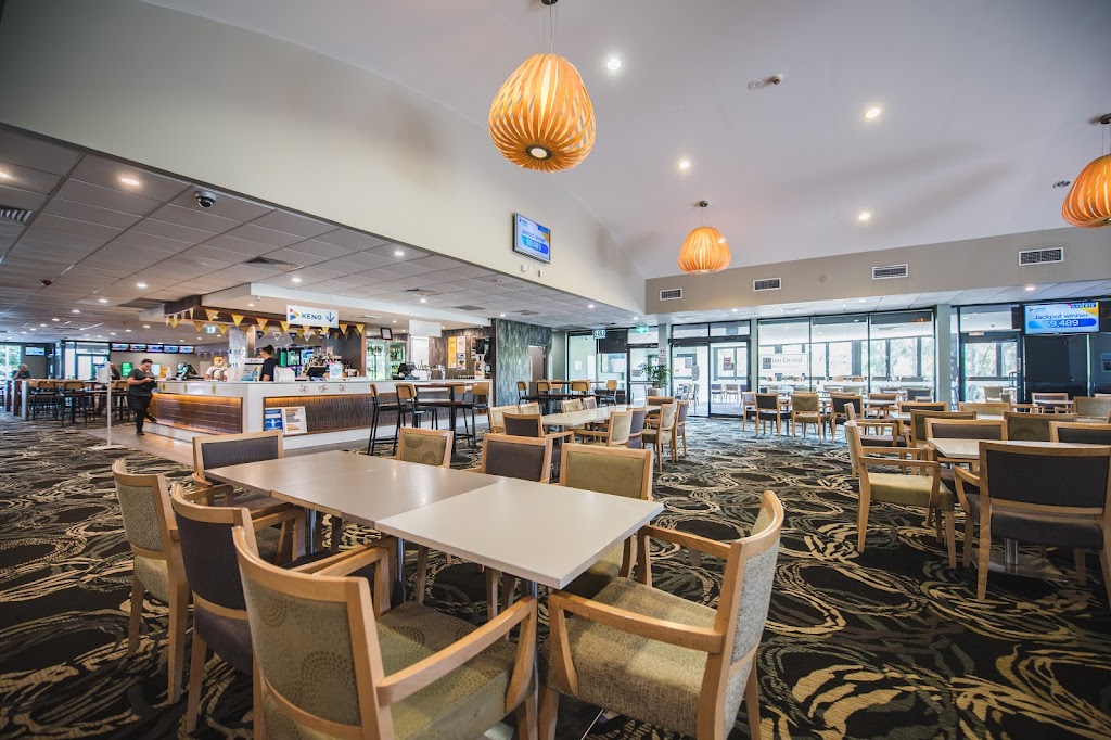 Warilla Sports Club | restaurant | 54 McGregor Ave, Barrack Heights NSW 2528, Australia | 0242963000 OR +61 2 4296 3000