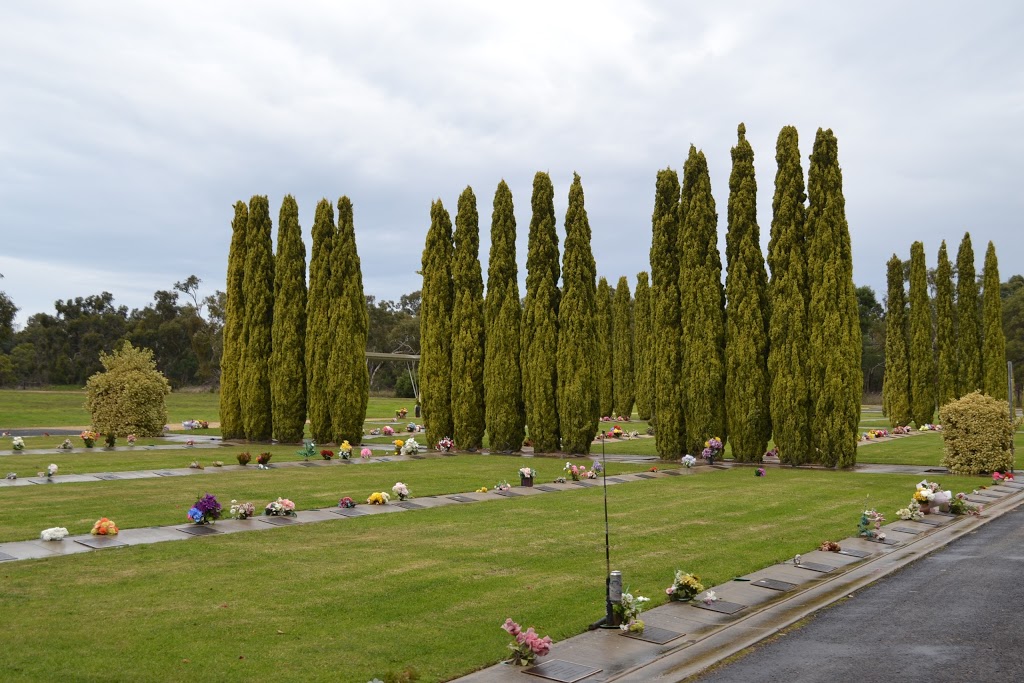 Naracoorte Cemetery | 33 Playford Dr, Naracoorte SA 5271, Australia | Phone: (08) 8760 1100