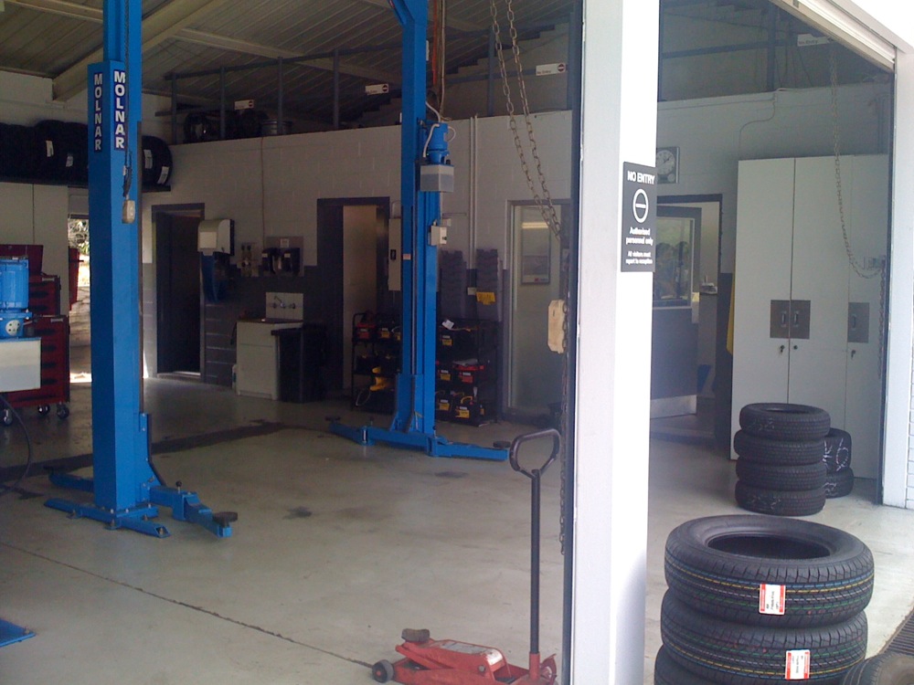 Kmart Tyre & Auto Service Eltham | car repair | Shell Coles Express Service Station Corner of Main Road and, Mount Pleasant Rd, Eltham VIC 3095, Australia | 0385857136 OR +61 3 8585 7136