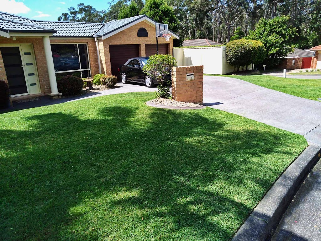 Lawns of Distinction |  | Palm Valley Rd, Tumbi Umbi NSW 2261, Australia | 0490544803 OR +61 490 544 803