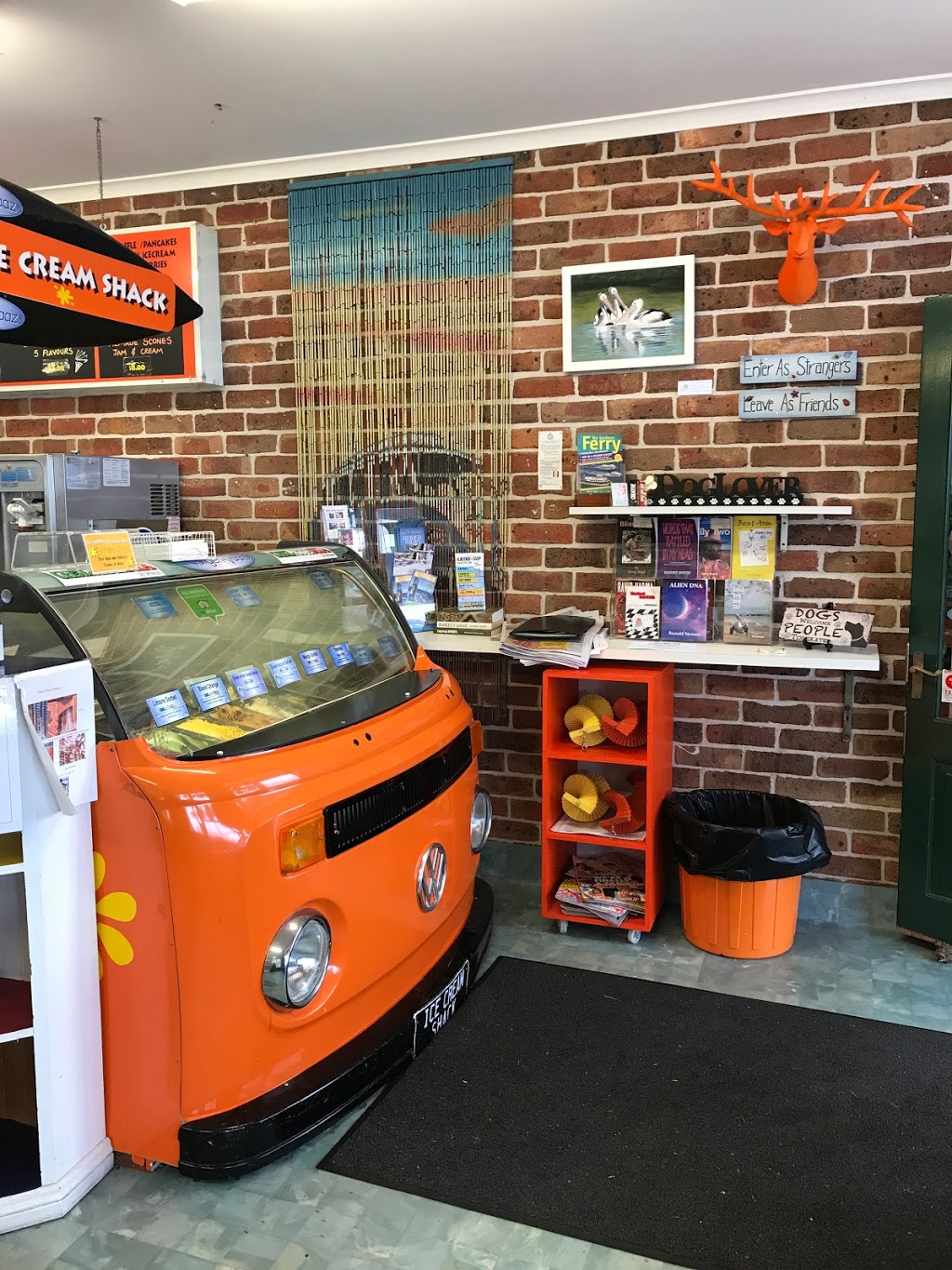 Tea Gardens Ice Cream Shack | store | 2/79 Marine Dr, Tea Gardens NSW 2324, Australia | 0249971990 OR +61 2 4997 1990