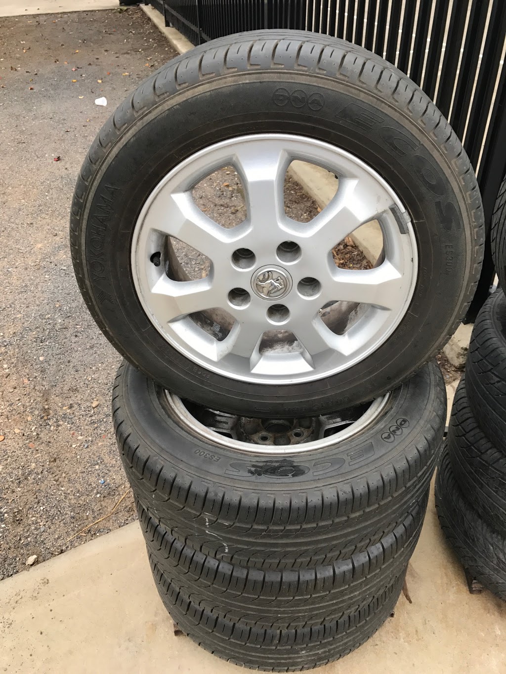 New & Used Tyre Mart | car repair | 2/4 Wingfield Rd, Wingfield SA 5013, Australia | 0882444202 OR +61 8 8244 4202