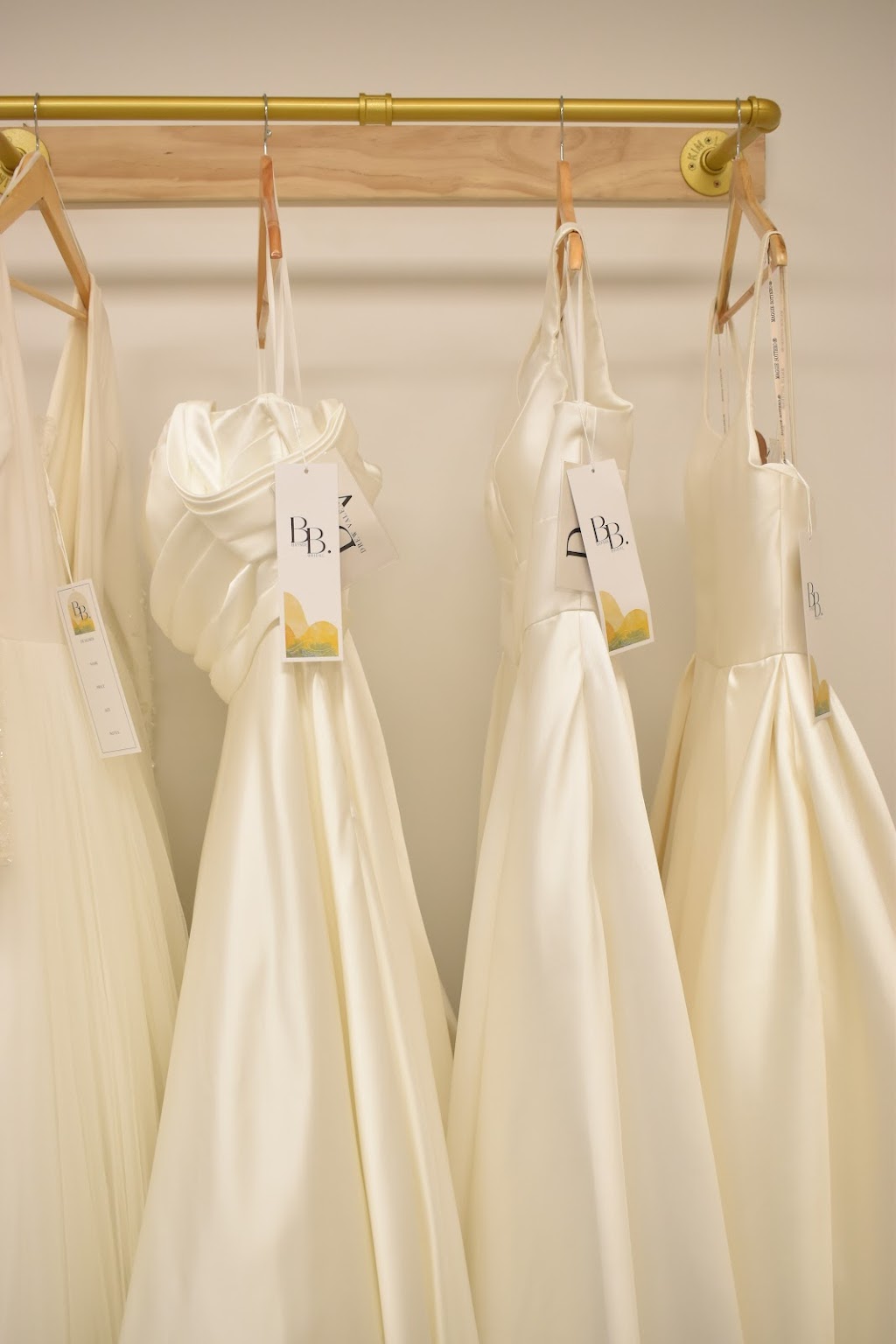 Bayside Bridal | Suite 19 (Basement Level/30-32 Cypress St, Redland Bay QLD 4165, Australia | Phone: 0415 713 014