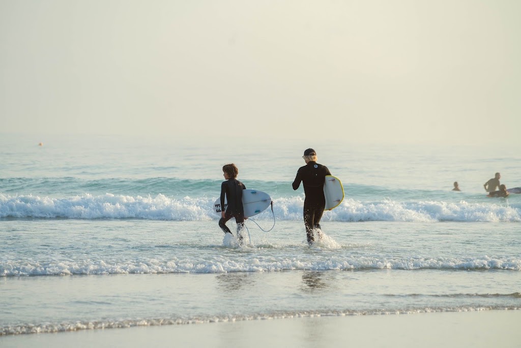 Gold Coast Surf Experience | 1505 Gold Coast Hwy, Palm Beach QLD 4221, Australia | Phone: 0418 515 819