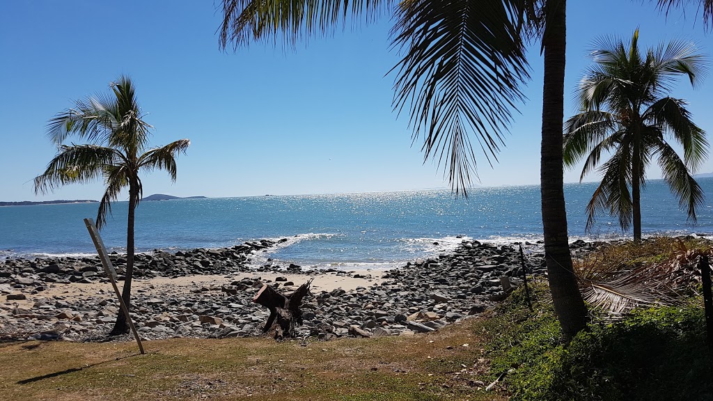 Dolphin Heads | lodging | 6 Beach Rd, Dolphin Heads QLD 4740, Australia | 0749444777 OR +61 7 4944 4777