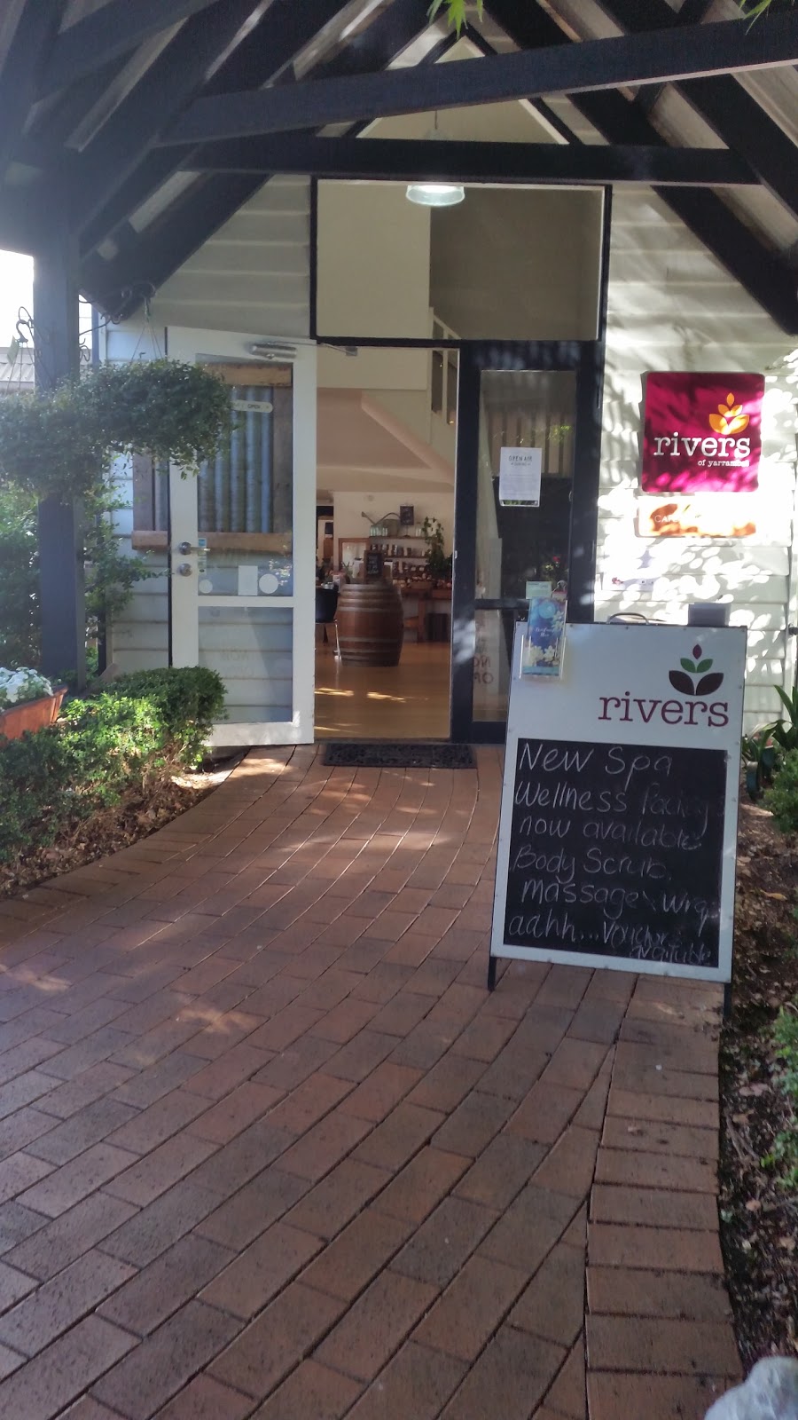 Rivers Cafe & Providore | cafe | 28 Kurrak Rd, Yarrambat VIC 3091, Australia | 0394363210 OR +61 3 9436 3210