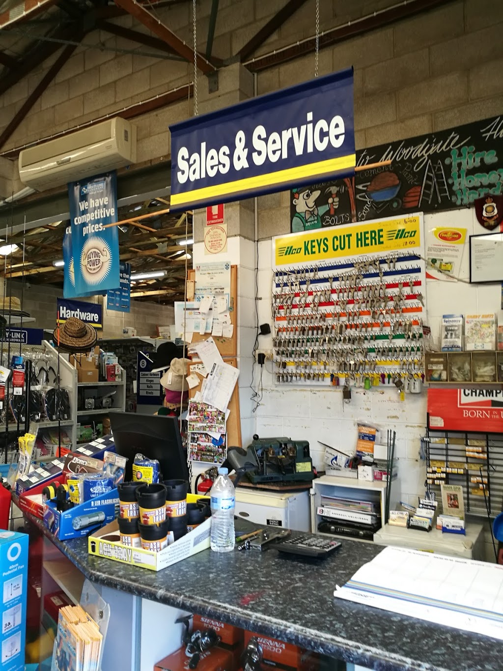 Thrifty-Link Hardware - Woodgate Beach Hardware | hardware store | 10 Frizzells Rd, Woodgate QLD 4660, Australia | 0741268727 OR +61 7 4126 8727