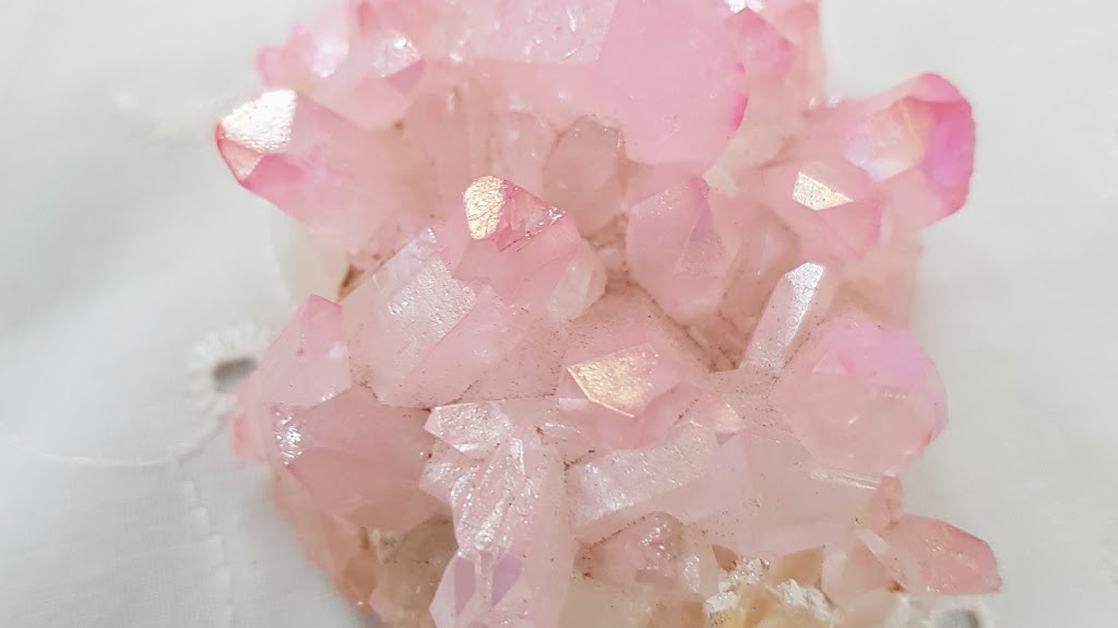 Crystals of the Earth | 17 Murdochs Rd, Moore Park Beach QLD 4670, Australia | Phone: 0475 227 795