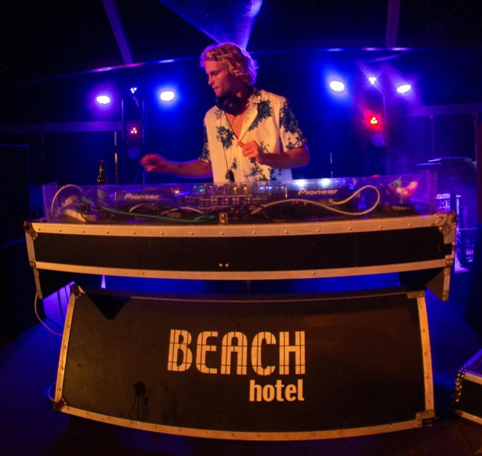 Byron Bay DJs / Nightcrawles DJs | 38 Peter St, South Golden Beach NSW 2483, Australia | Phone: 0409 409 987