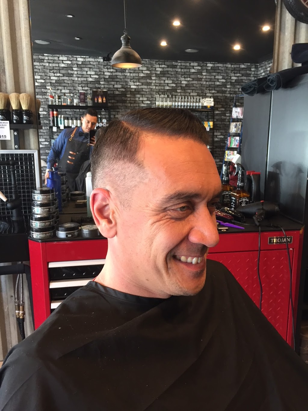 Razor Sharp Barbers | hair care | shop 3/702 Old Calder Hwy Service Rd, Keilor VIC 3036, Australia | 0393364149 OR +61 3 9336 4149