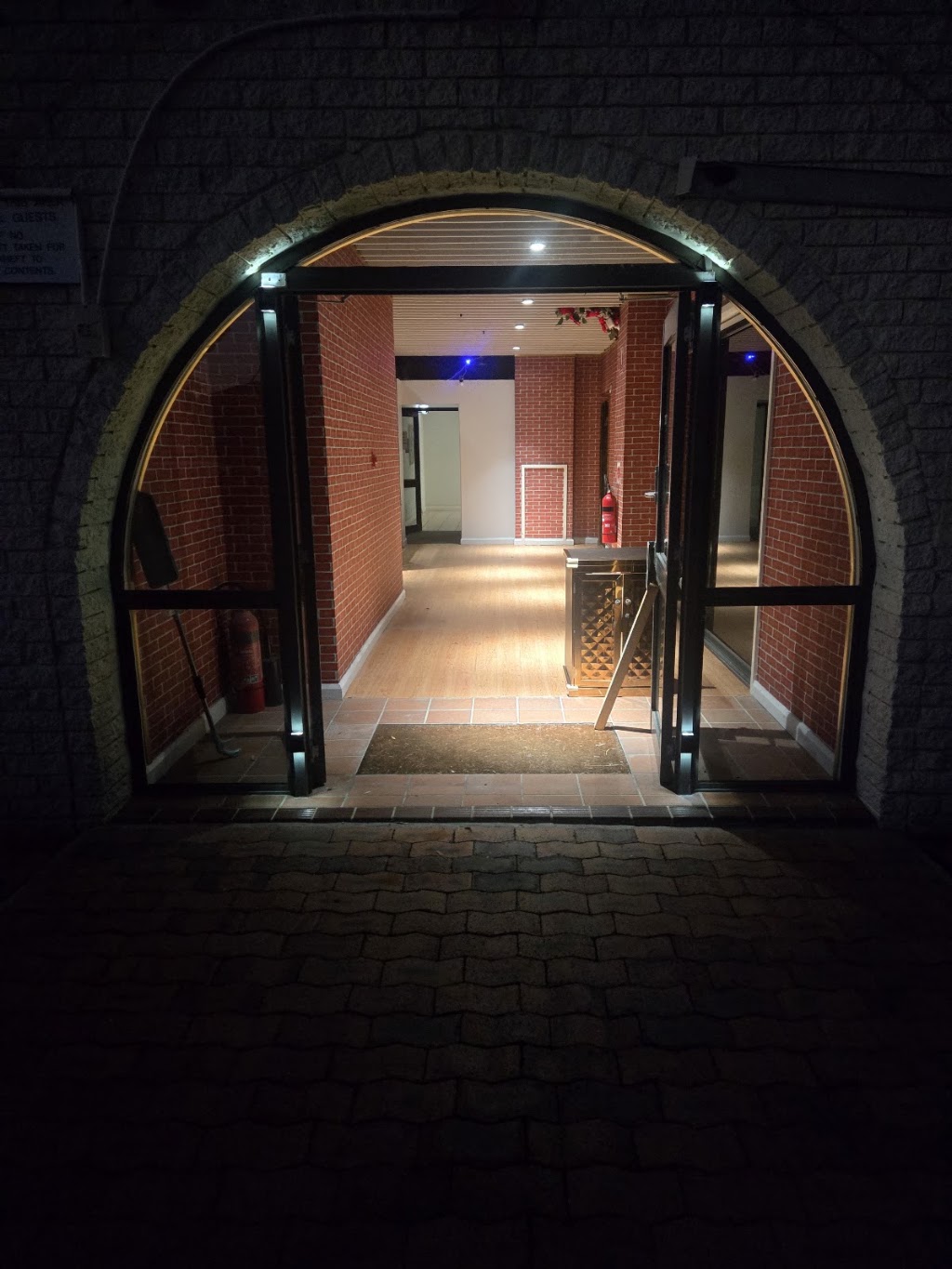 el lago massage & Karaoke | 41 The Entrance Rd, The Entrance NSW 2261, Australia | Phone: 0422 275 119