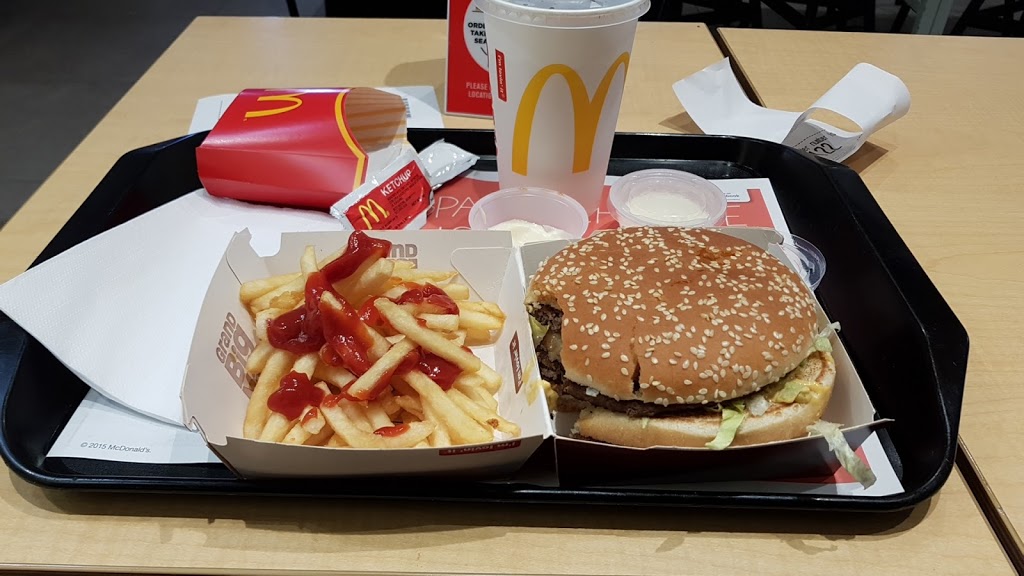 McDonalds Berwick | meal takeaway | 2-4 Kangan Dr, Berwick VIC 3806, Australia | 0397695355 OR +61 3 9769 5355