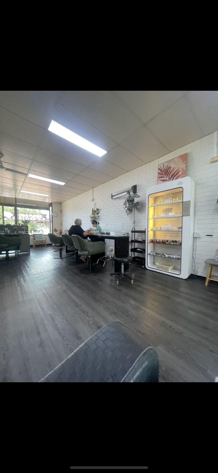 J&L Beauty House Nails-Hair-Beauty | 13 Tura Beach Dr, Tura Beach NSW 2548, Australia | Phone: 0457 701 628