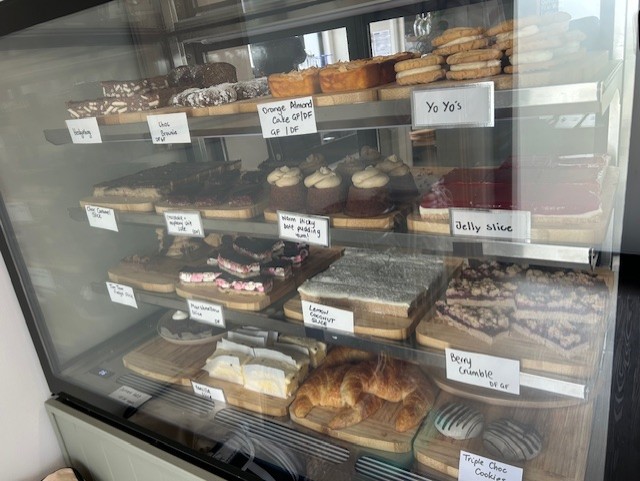 Roxys Cafe | 19 Dokic Wy, Baranduda VIC 3691, Australia | Phone: (02) 6062 2033