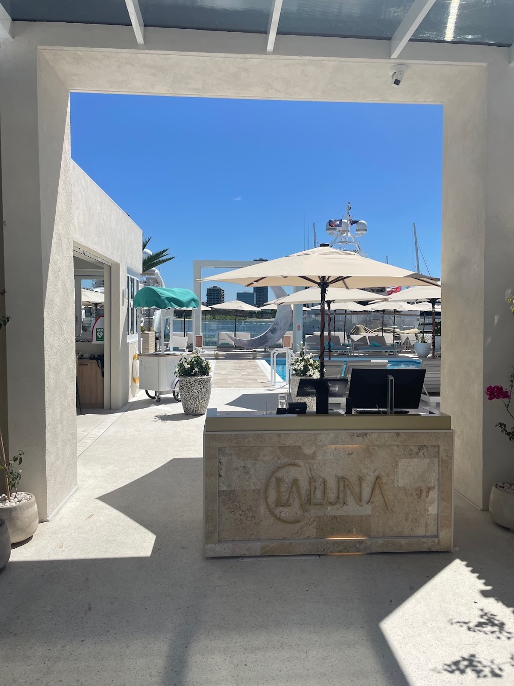 La Luna Beach Club | MĀRE | restaurant | Pool Pontoon, Marina Mirage, 74 Seaworld Dr, Main Beach QLD 4217, Australia | 0756200223 OR +61 7 5620 0223