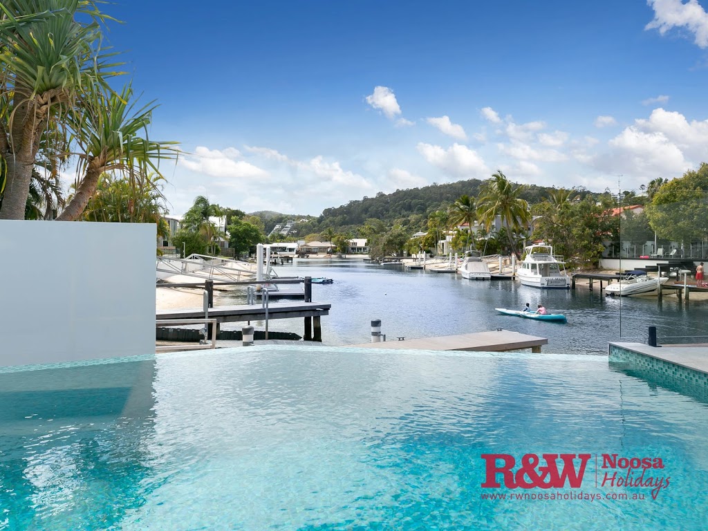 9 Ravenwood - RW Noosa Holidays | lodging | 9 Ravenwood Dr, Noosa Heads QLD 4567, Australia | 0754480966 OR +61 7 5448 0966