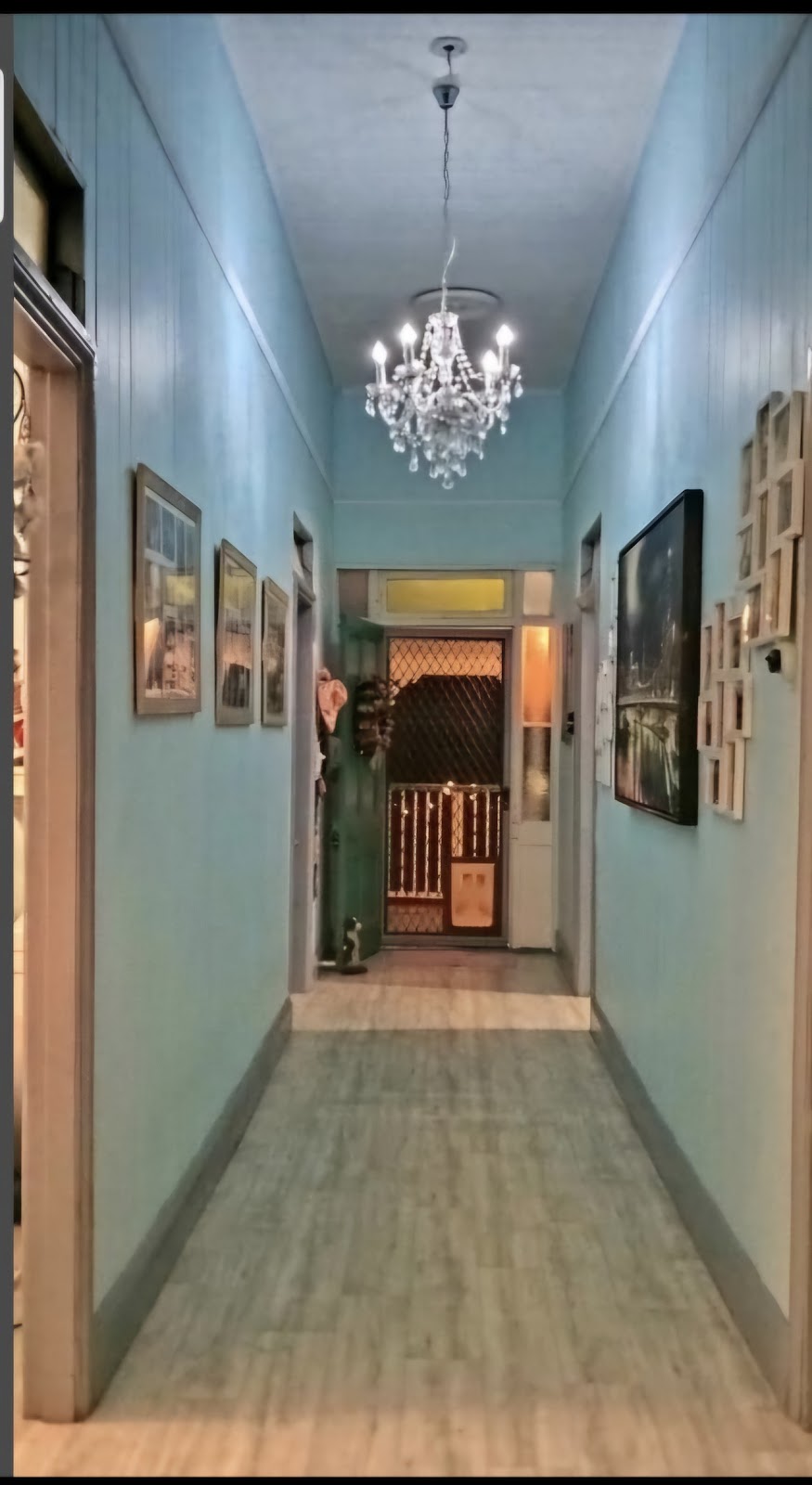 Rustic-Sunflower Guest House | 22A Scriven St, Mount Crosby QLD 4306, Australia | Phone: 0400 736 671