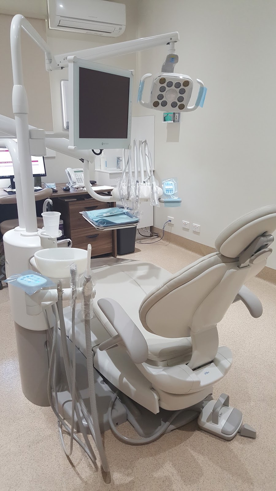 Amm Dental Clinic MILL PARK | dentist | 3 Blossom Park Dr, Mill Park VIC 3082, Australia | 0394368689 OR +61 3 9436 8689