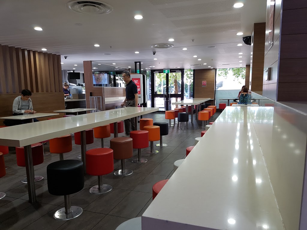 McDonald's Braddon (Mort St) Opening Hours