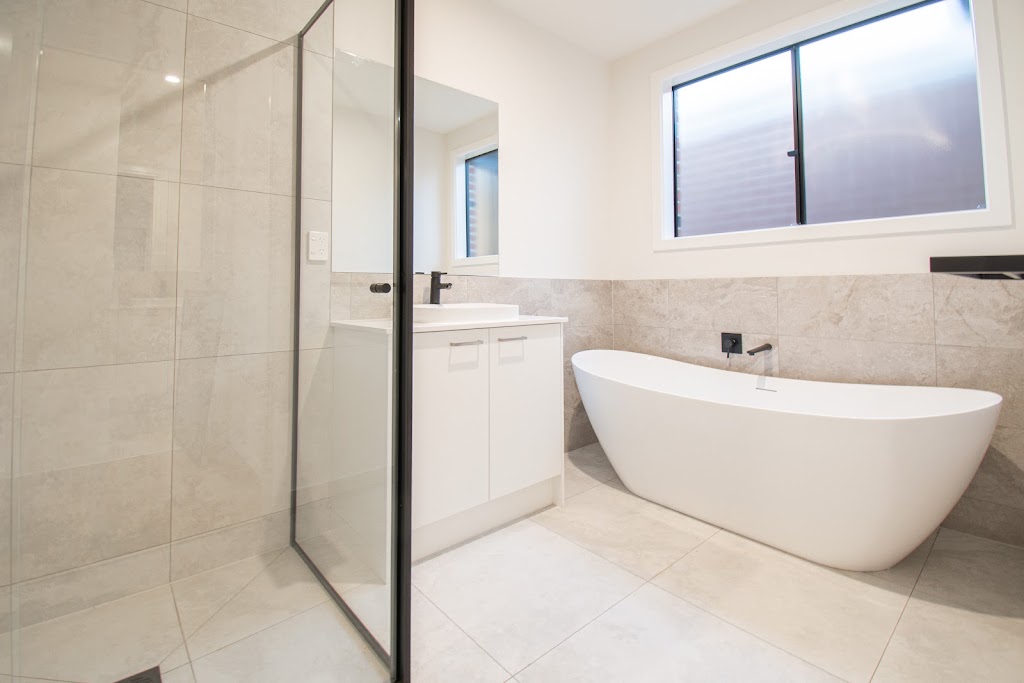 Views at Norman – Madison Builders Group | 96 Norman Rd, Drouin VIC 3818, Australia | Phone: 0415 968 198