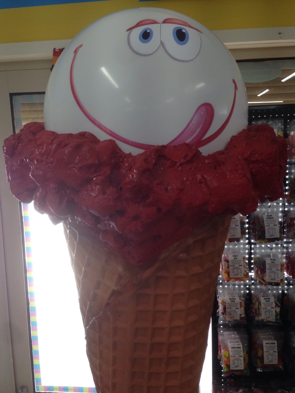 Sprinkles Ice Creamery lollies n more | cafe | 170 Thames Blvd, Tarneit VIC 3029, Australia | 0387548078 OR +61 3 8754 8078
