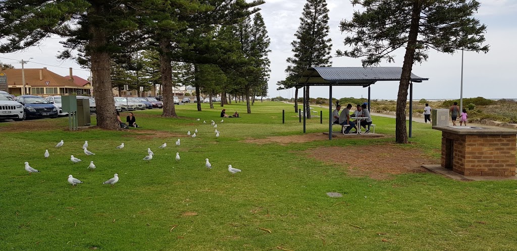 Foreshore Largs Bay | park | Lady Gowrie Dr, Largs Bay SA 5016, Australia