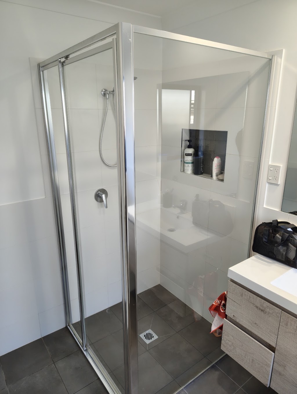 Alpha Prestige Cleaning | 15 Lignite Ave, Gillieston Heights NSW 2321, Australia | Phone: 0451 644 842