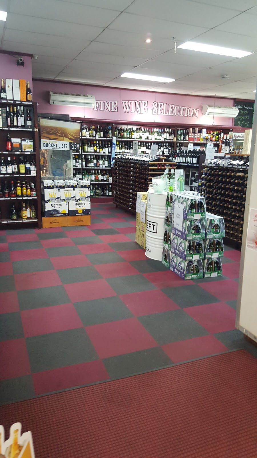 DAquinos Liquor Wellington | store | 126 Percy St, Wellington NSW 2820, Australia | 0268452038 OR +61 2 6845 2038