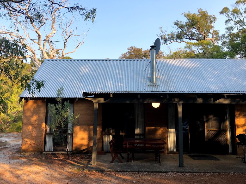 Bussells Bushland Cottages | lodging | 447 Carters Rd, Burnside WA 6285, Australia | 0897572292 OR +61 8 9757 2292