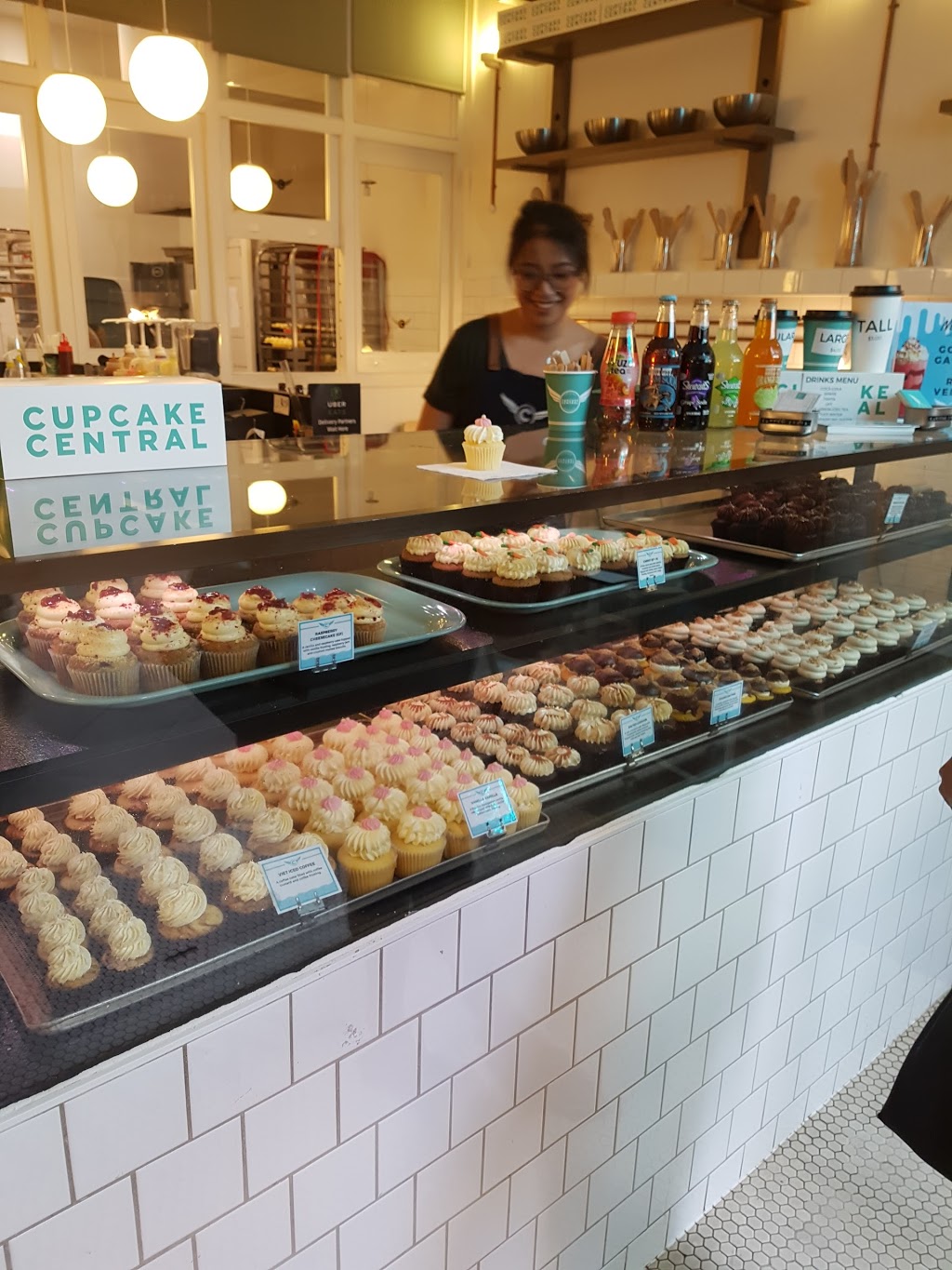 Cupcake Central | bakery | Highpoint Shopping Centre, 2561/100-200 Rosamond Rd, Maribyrnong VIC 3032, Australia | 0390774542 OR +61 3 9077 4542