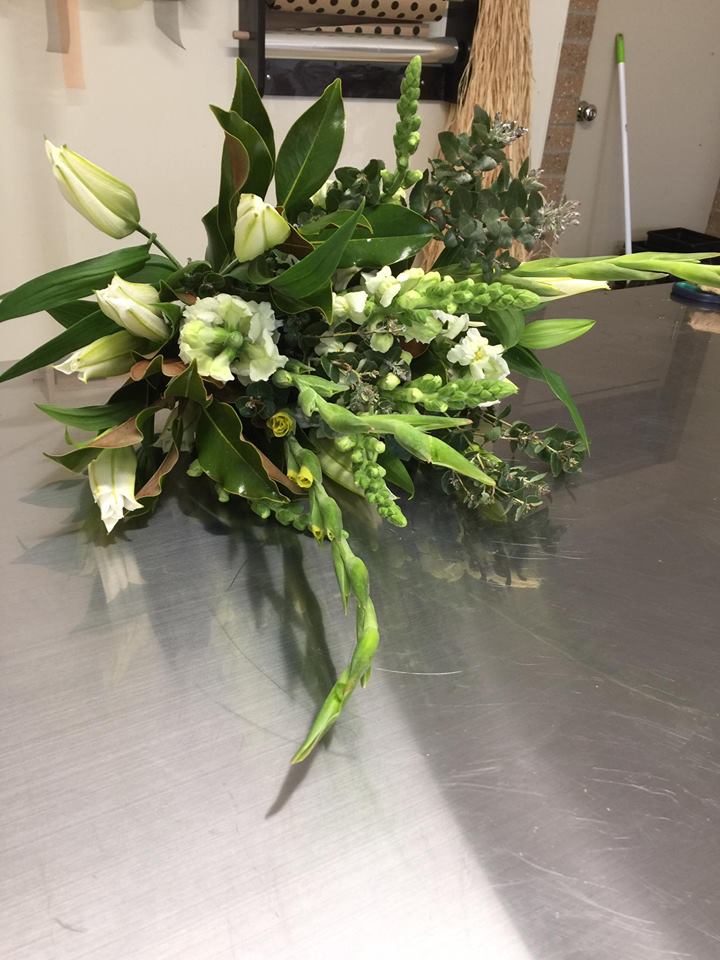 Fabulous Flowers | 8A Flack St, Ballan VIC 3342, Australia | Phone: 0448 380 004