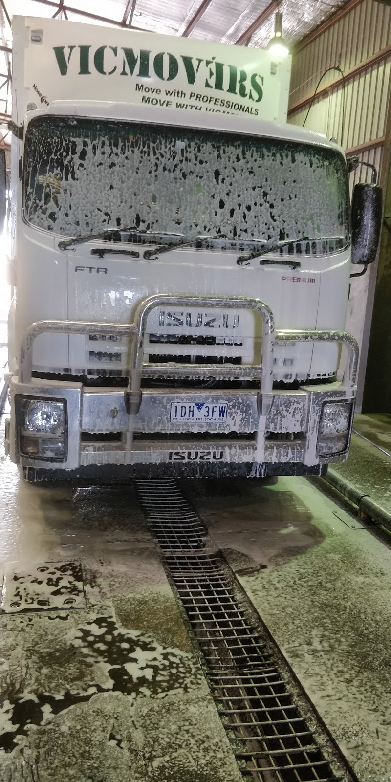 Laverton Truck Wash | car wash | 23 Little Boundary Rd, Laverton North VIC 3026, Australia | 0393151978 OR +61 3 9315 1978