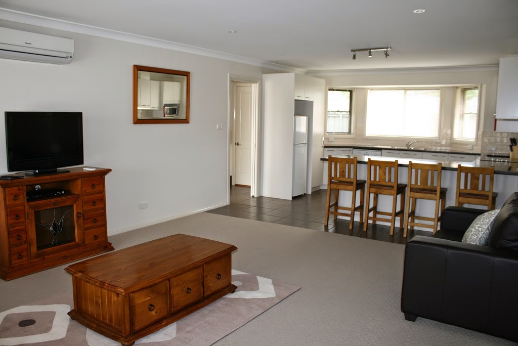 Breakaway Apartments | lodging | 6 Railway St, Cowra NSW 2794, Australia | 0263422076 OR +61 2 6342 2076