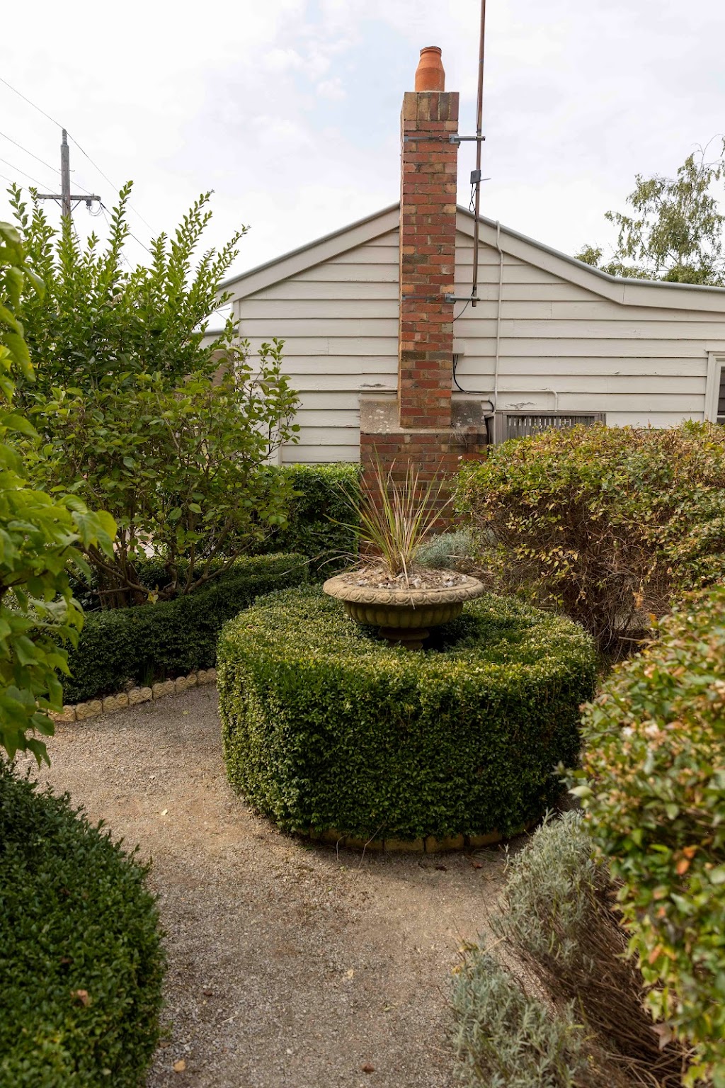 Flophouse - Cooks House | Boutique Accommodation | 438 Lauriston Rd, Lauriston VIC 3444, Australia | Phone: 0438 160 671